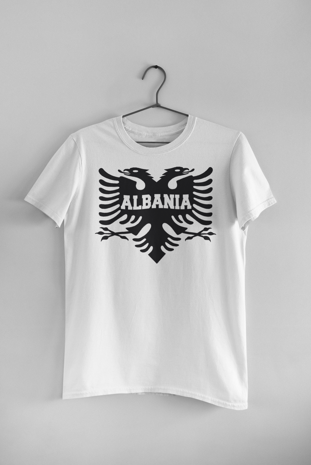 Albanian eagle with Albania text on the middle (Man T-Shirt)