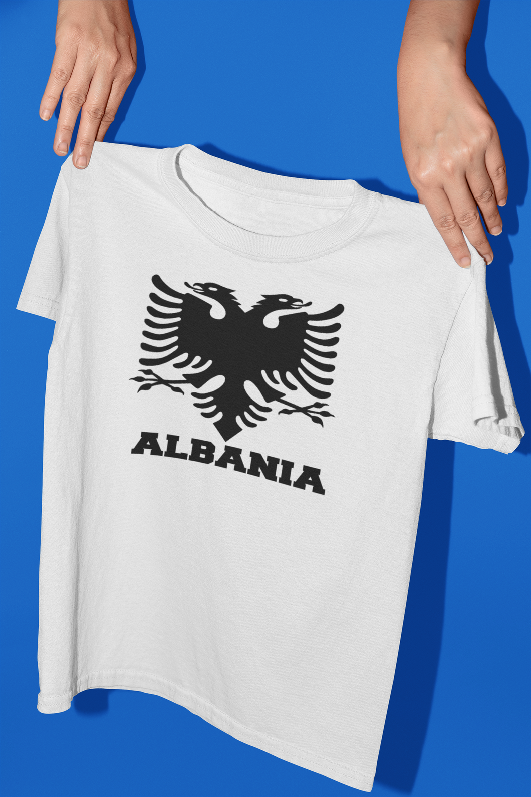 Albanian eagle with Albania text on the bottom ( Man T-shirt )